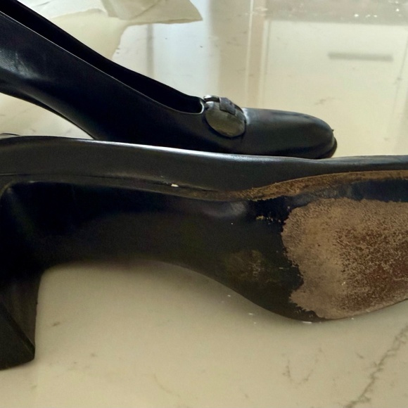 Vintage Salvatore Ferragamo Black Leather Pumps - square toe, 2.5” heel, size 8 - Picture 3 of 5